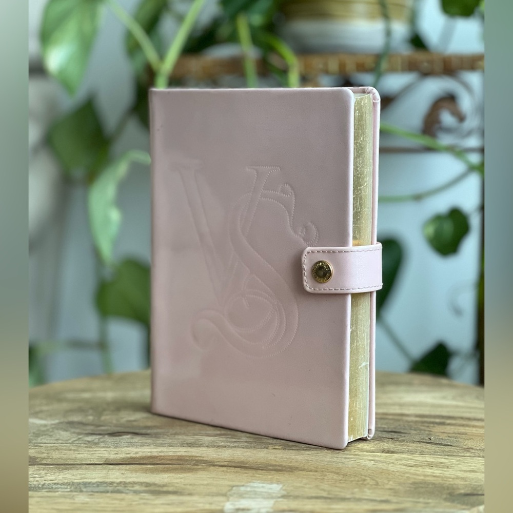 Victoria's Secret Light Pink Embossed Journal Vintage EUC - Picture 2 of 10